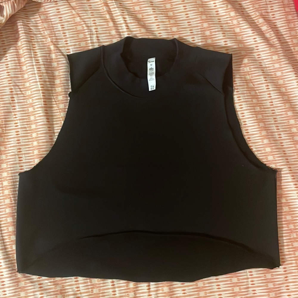 Alo Yoga cropped black workout top size M